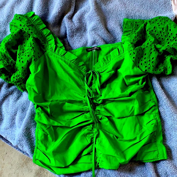 Cute green top - Picture 1 of 1